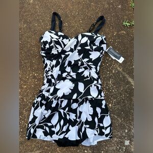 Jantzen Surplice Mio One-Piece with Adjustable Straps. Size 12 NWT